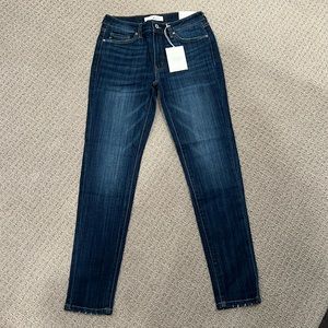 Kancan Jeans brand new with tags size 9/28!